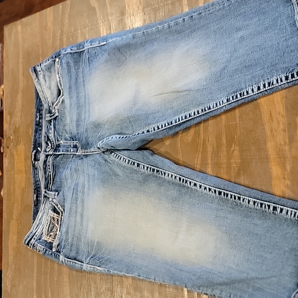 Vigoss Light Blue Cropped Jeans